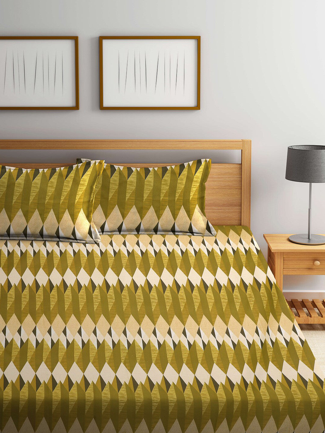 Green geometric cotton queen bedsheet, green & white