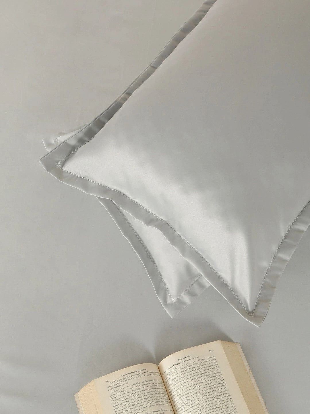 Blue king bedsheet
