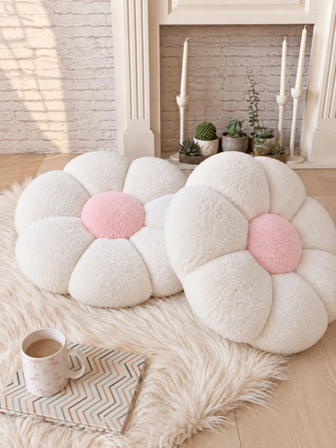 White & pink flower shape cushion, set of 2