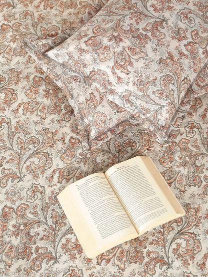 Peach-coloured & beige king bedsheet