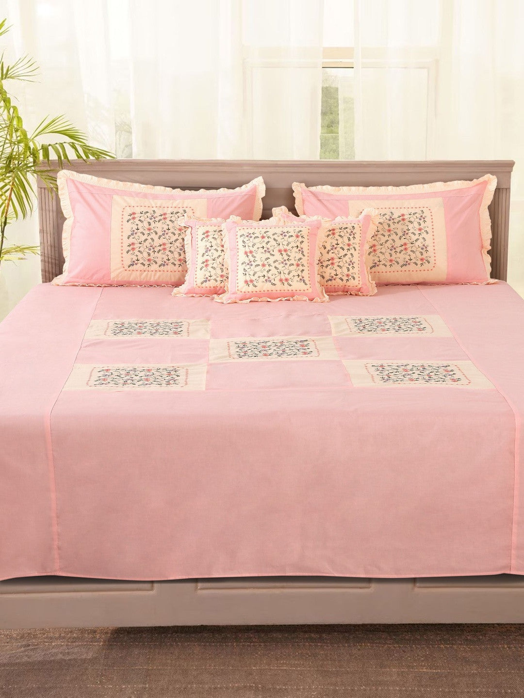 Pink floral bedsheet