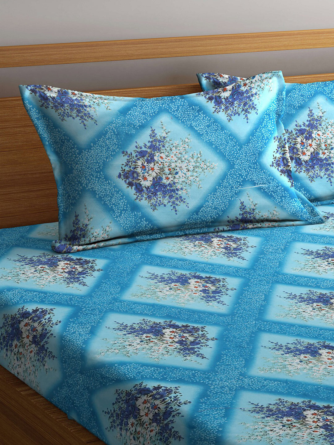 Blue floral cotton queen bedsheet, blue & white