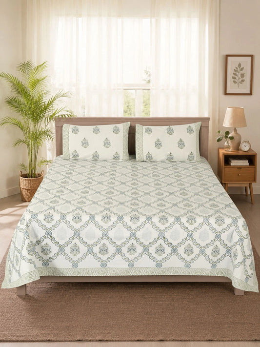 White & multicoloured floral king bedsheet