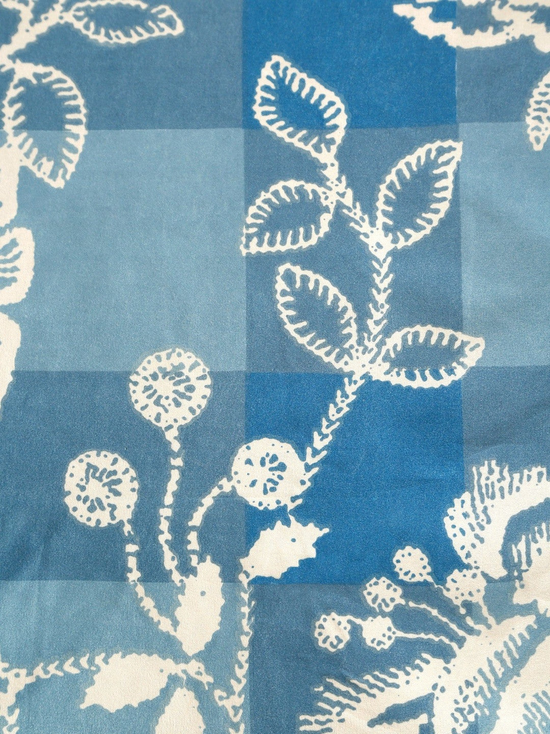 Blue & white floral queen bedsheet