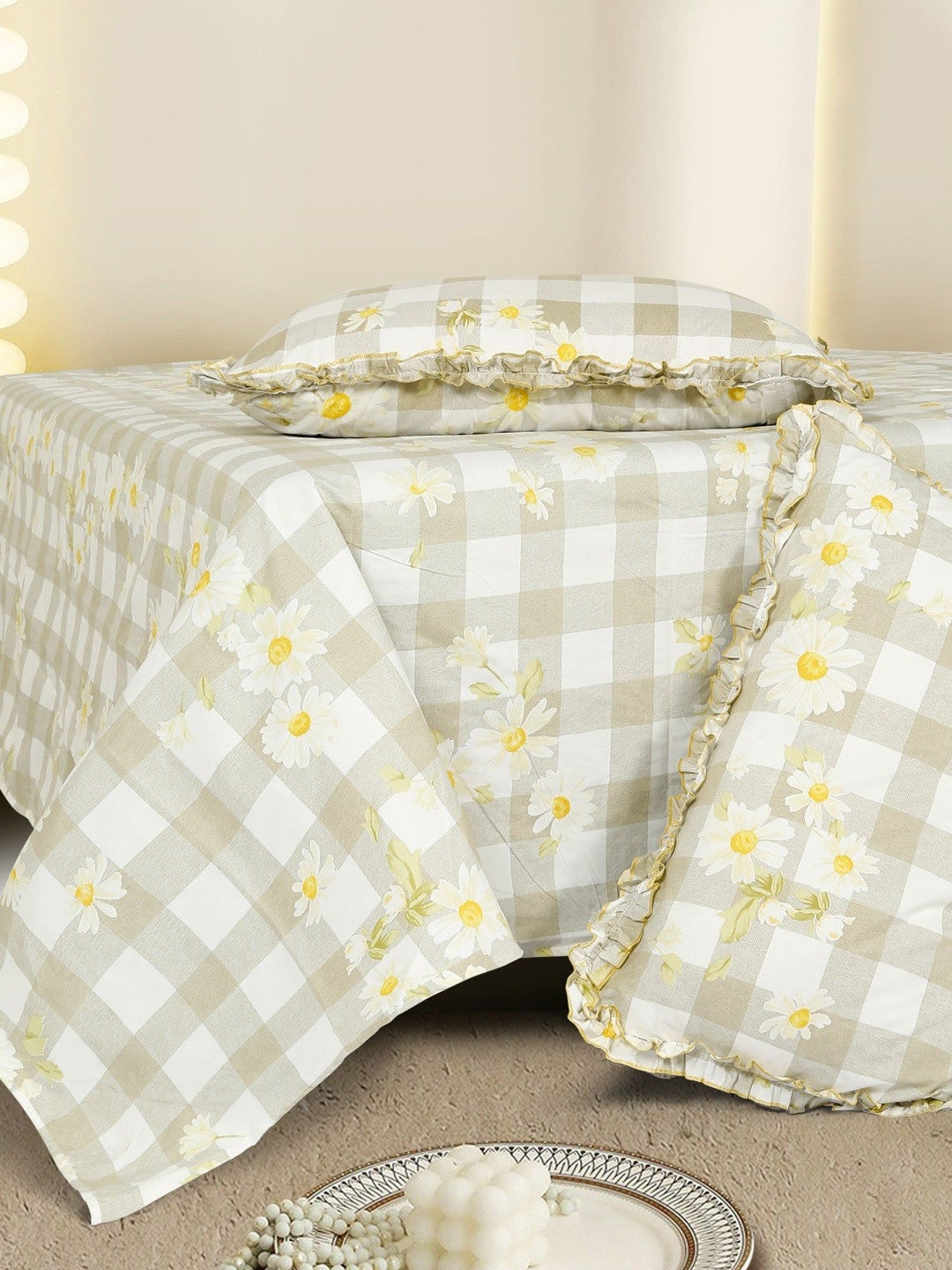 Beige & white floral queen bedsheet