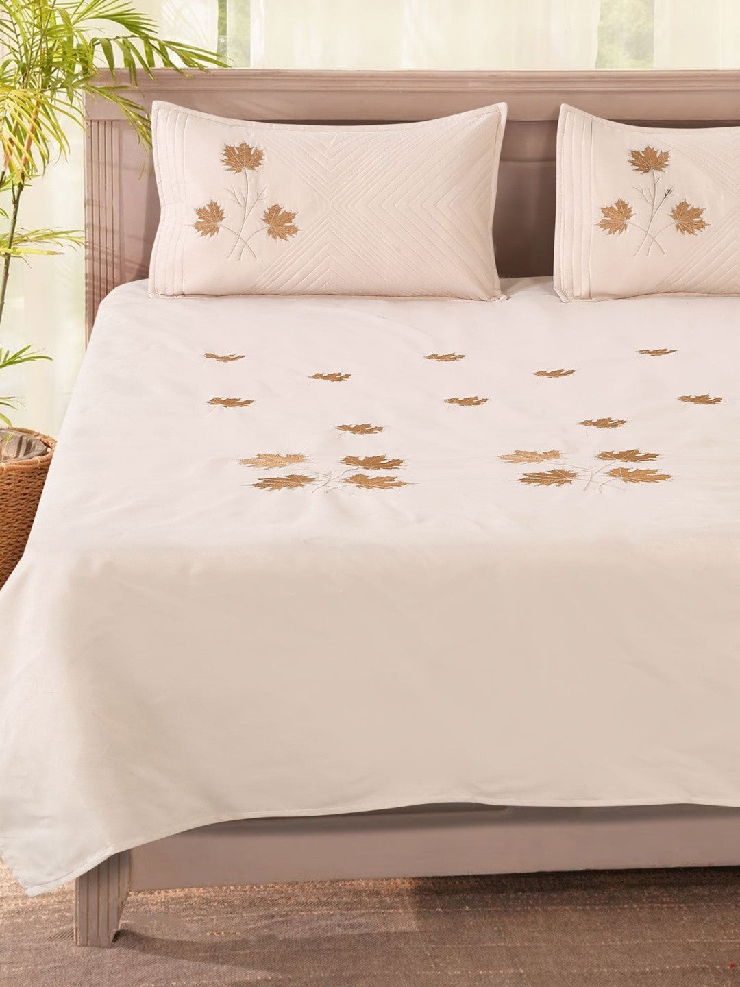 Embroidered leaf bedsheet set, cream, cream