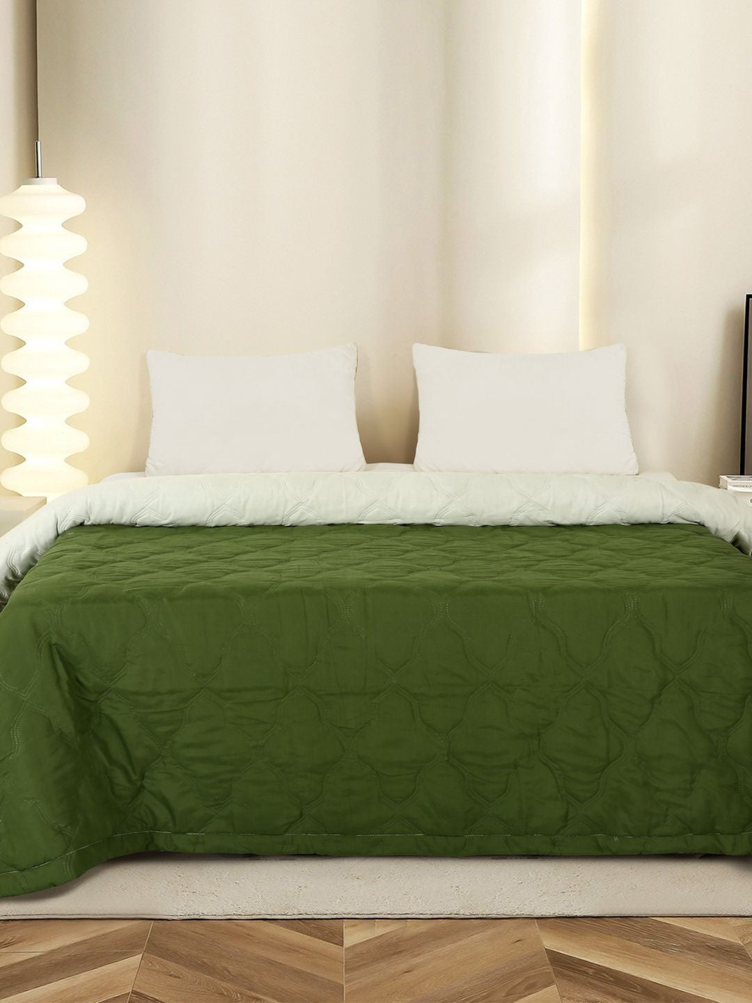 Green & white AC room dohar