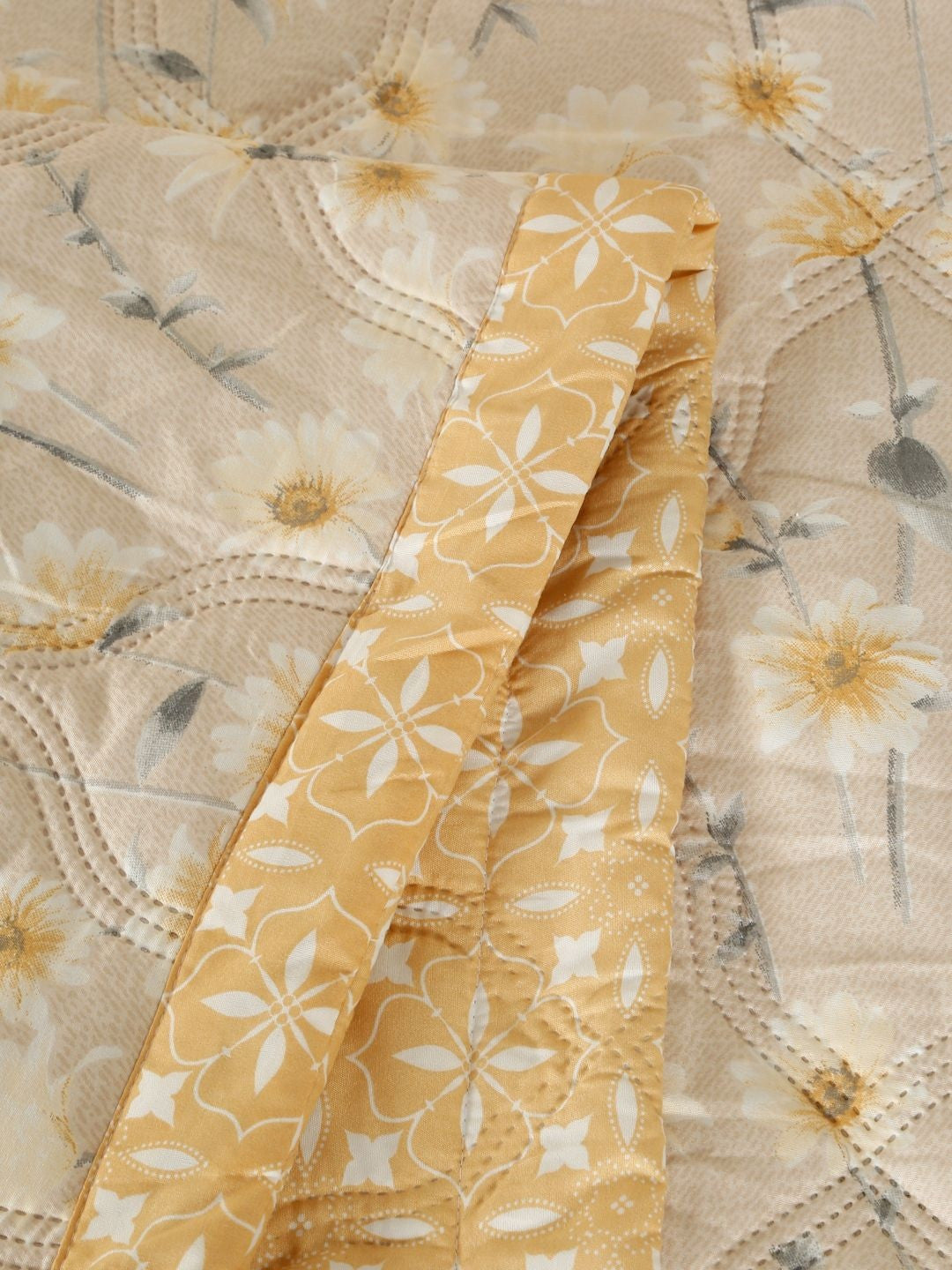 Orange & peach-coloured floral AC room dohar