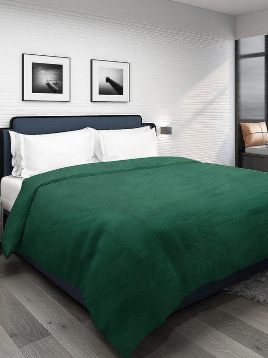 Green geometric mild winter double bed blanket