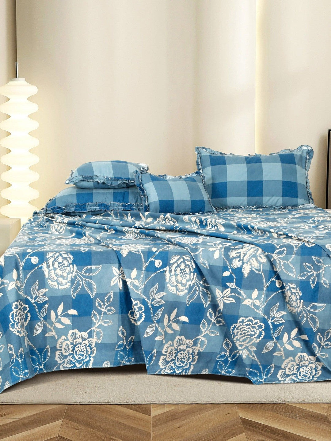Blue & white floral queen bedsheet