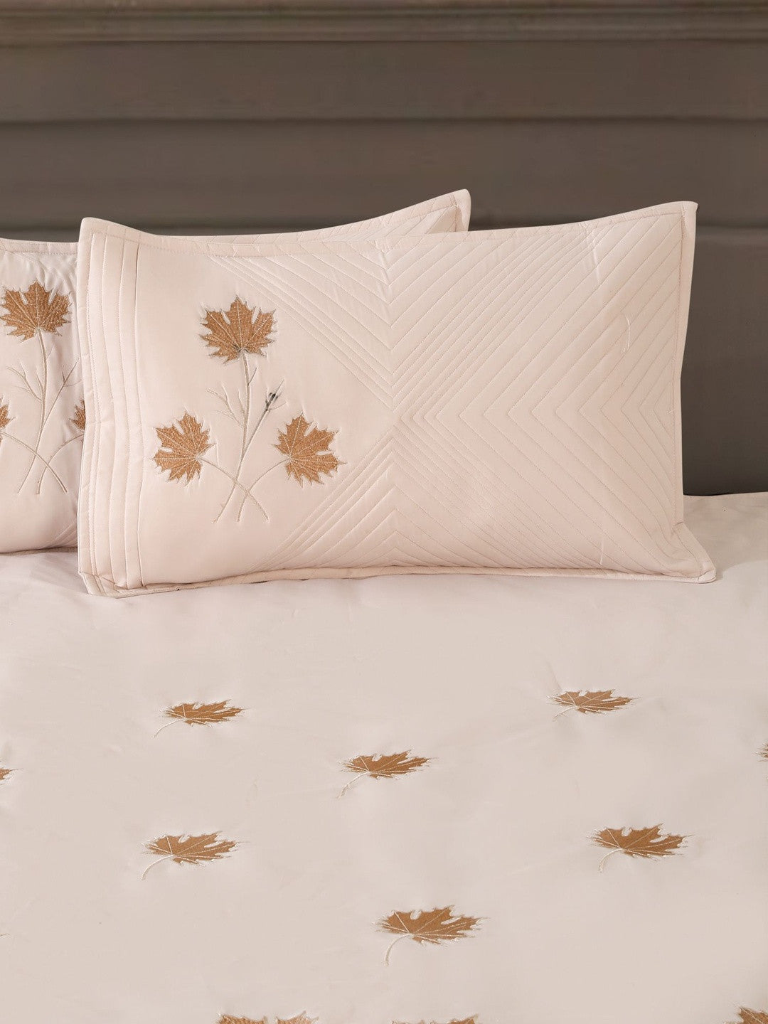 Embroidered leaf bedsheet set, cream, cream