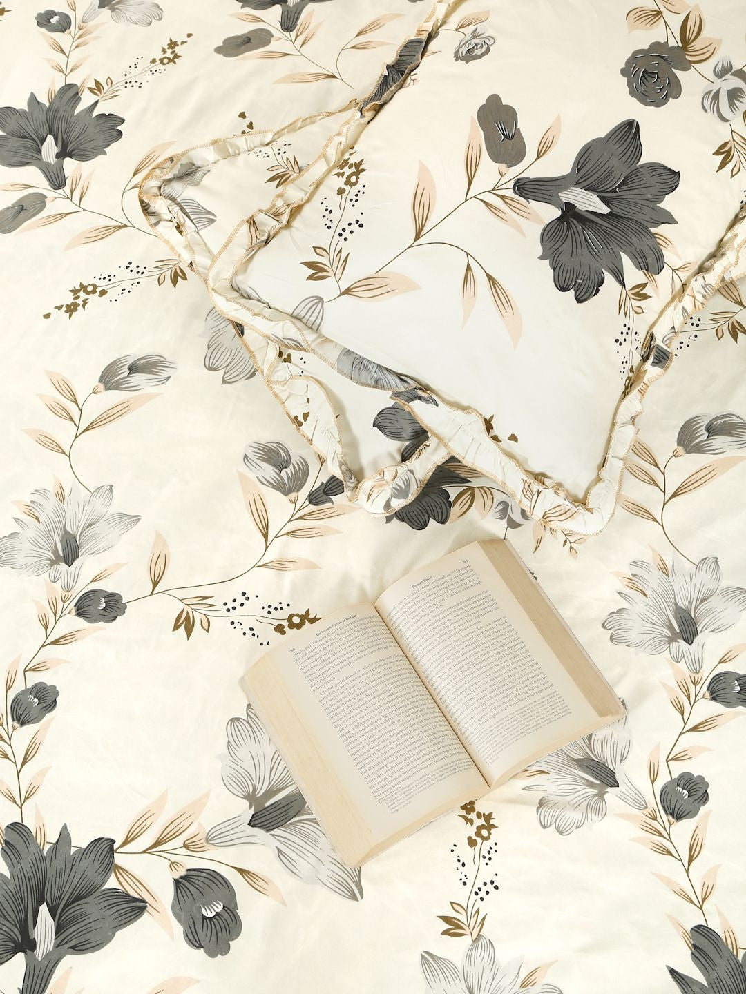 Grey printed cotton double queen bedsheet, white & grey