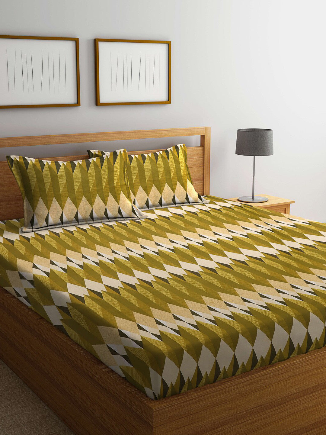 Green geometric cotton queen bedsheet, green & white