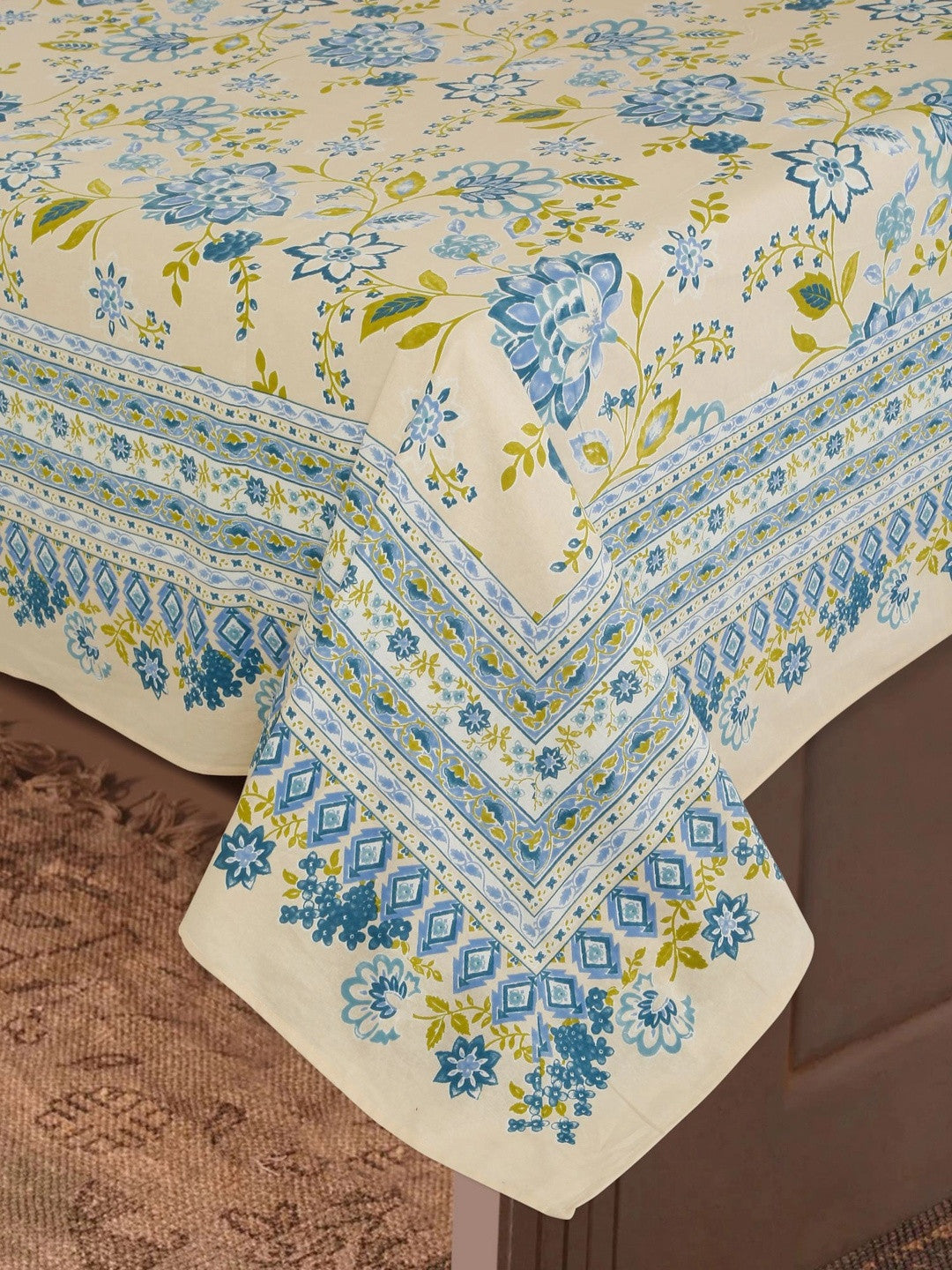 Cream-coloured & multicoloured floral king bedsheet