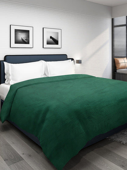 Green geometric fur mild winter double bed blanket