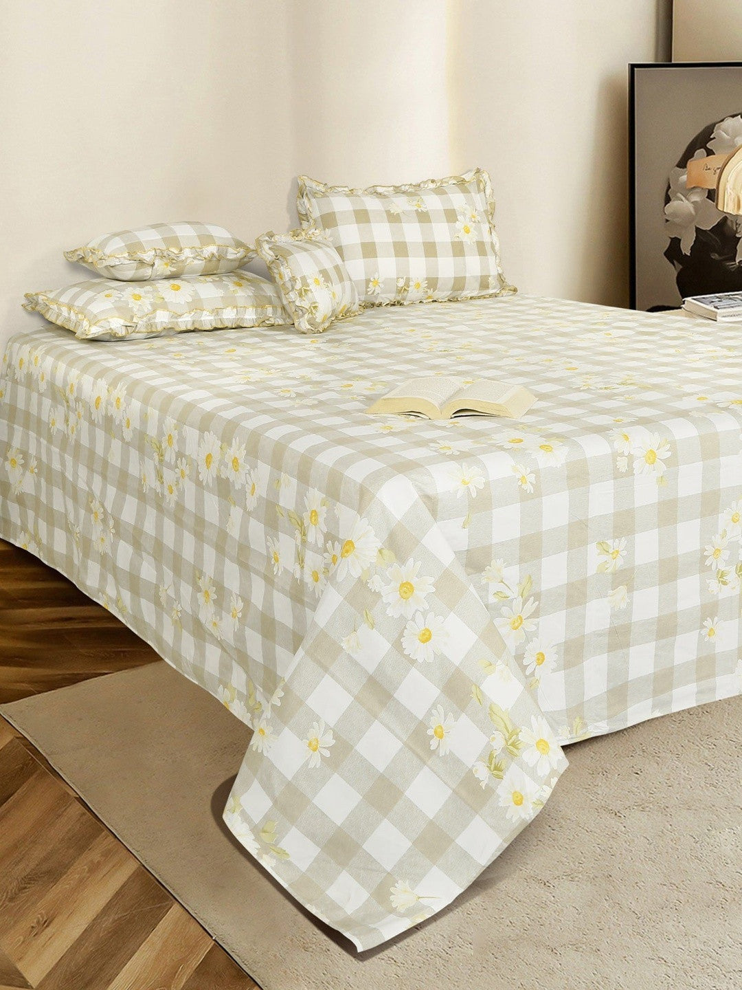 Beige & white floral queen bedsheet