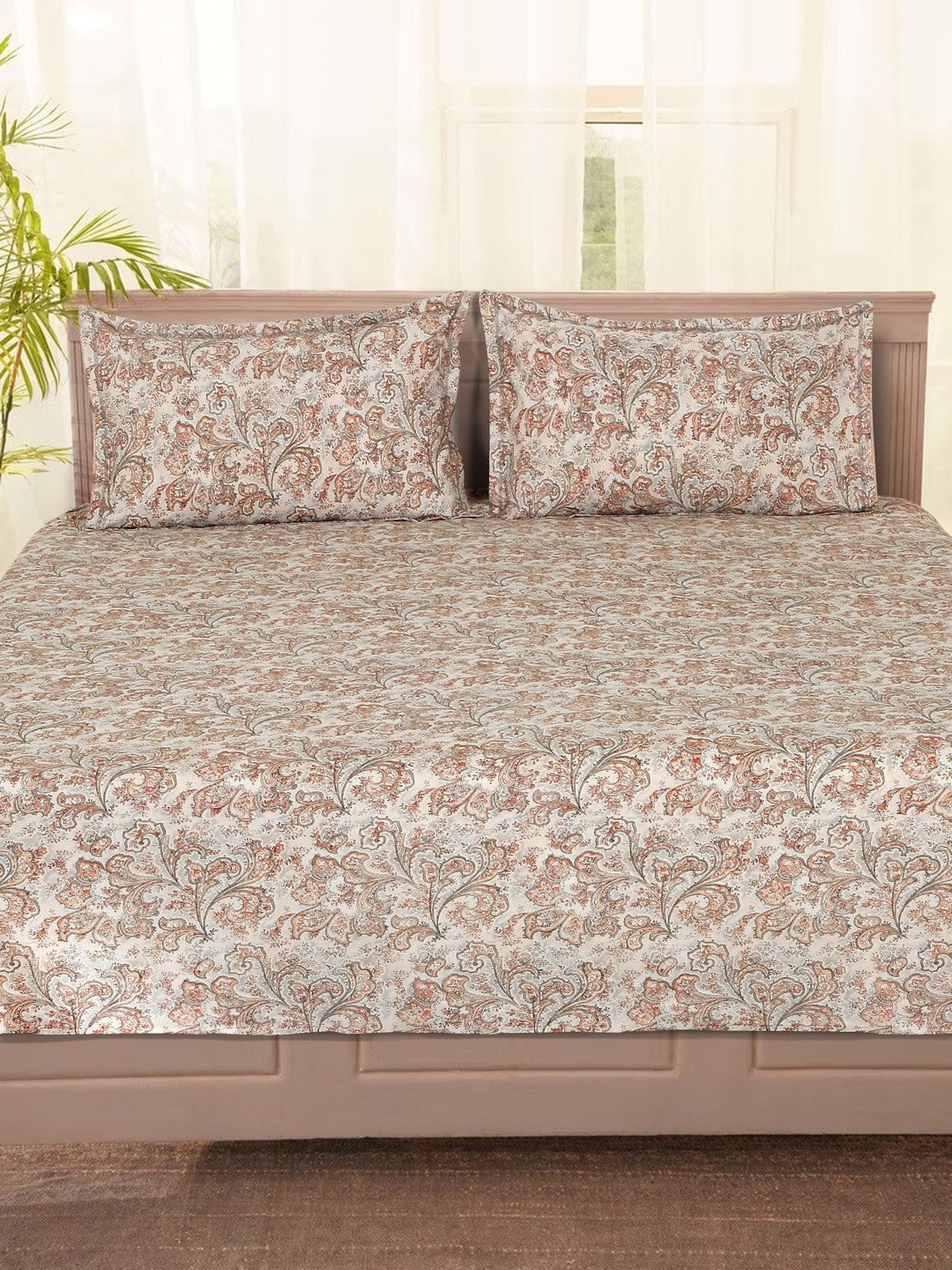 Peach-coloured & beige king bedsheet