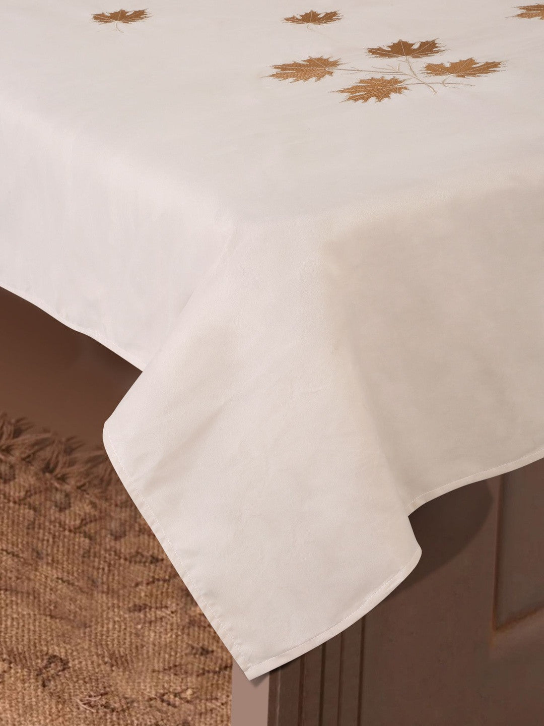 Cream-coloured bedsheet