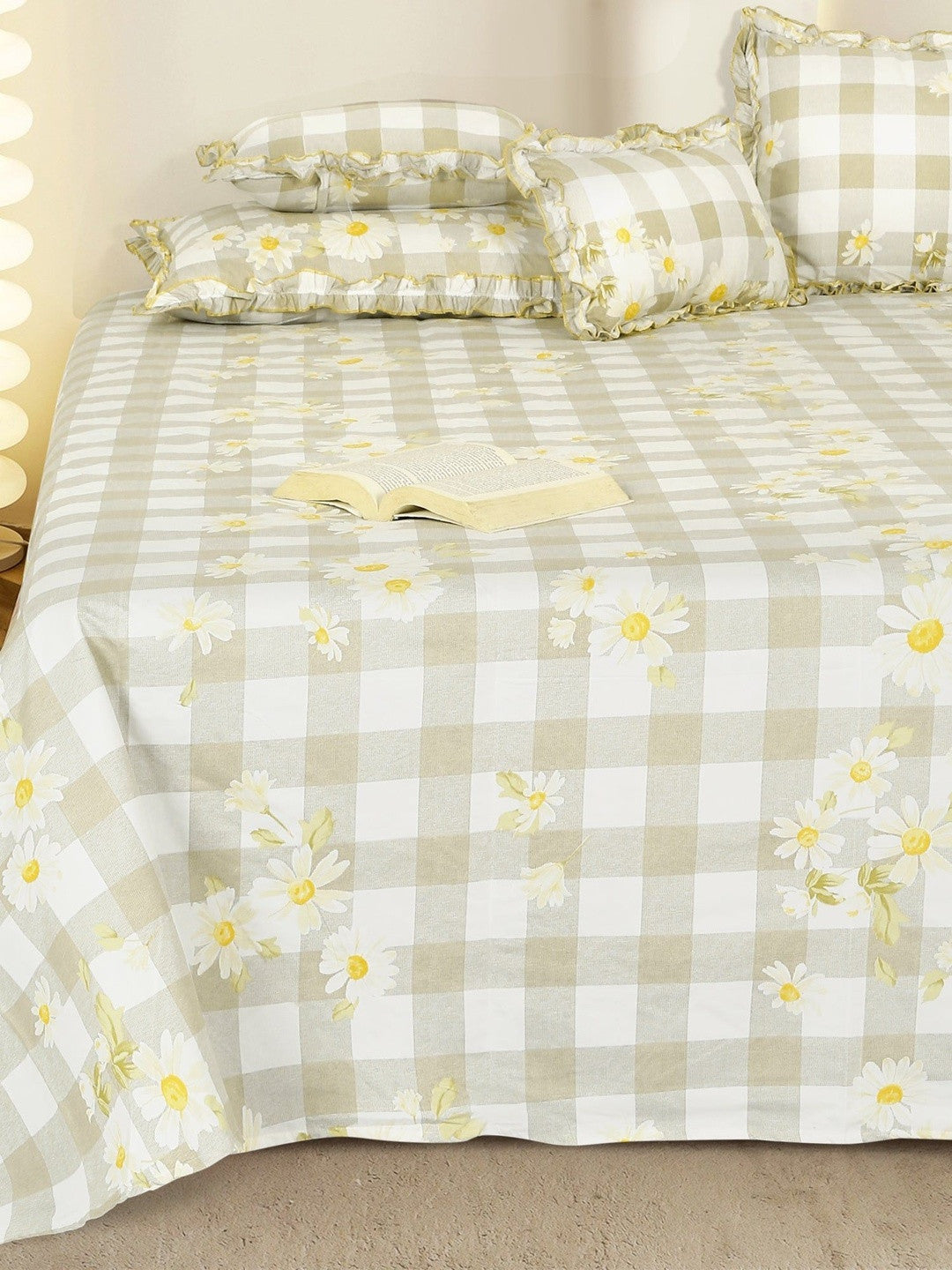 Beige & white floral queen bedsheet